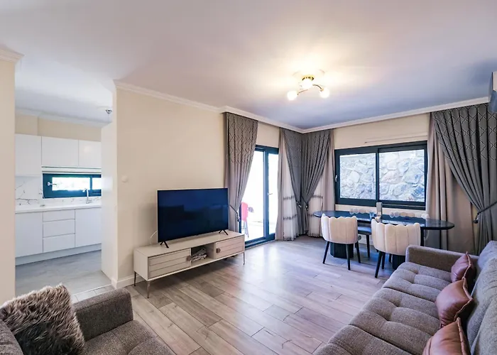 Kizilagacta Oezel Havuzlu Genis Bahceli Lueks Bodrum