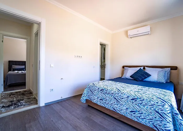 Kizilagacta Oezel Havuzlu Genis Bahceli Lueks *