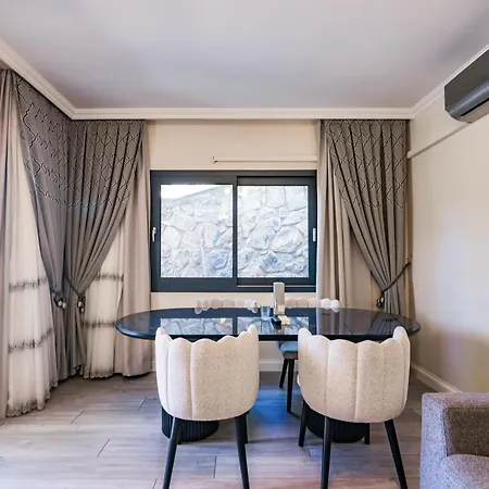 Kizilagacta Oezel Havuzlu Genis Bahceli Lueks * בודרום