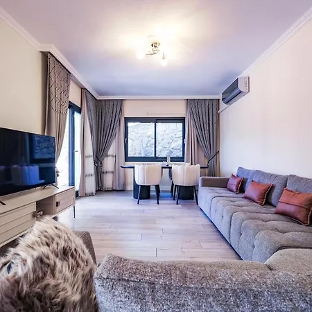 Kizilagacta Oezel Havuzlu Genis Bahceli Lueks * בודרום