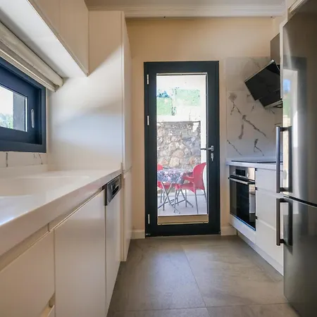 Kizilagacta Oezel Havuzlu Genis Bahceli Lueks בית נופש *