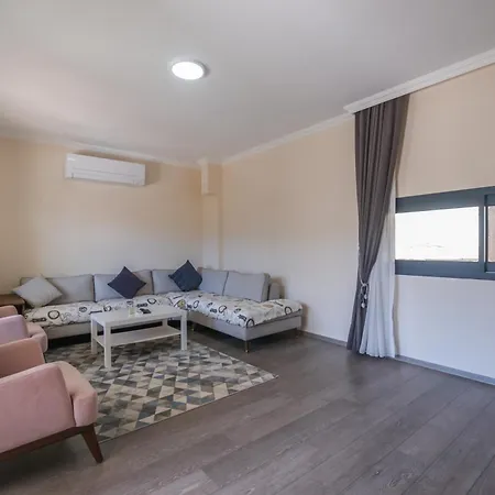 Kizilagacta Oezel Havuzlu Genis Bahceli Lueks Holiday home
