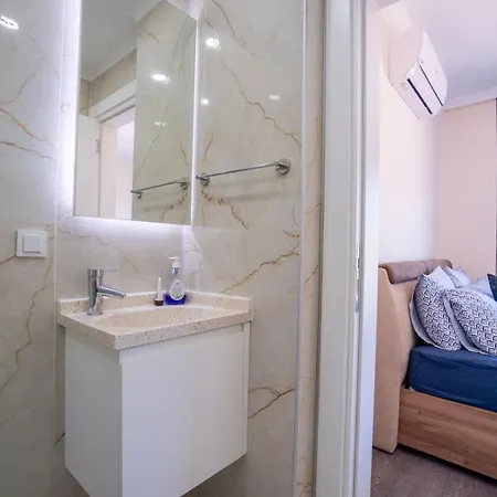 Kizilagacta Oezel Havuzlu Genis Bahceli Lueks בית נופש בודרום