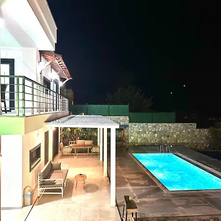 בית נופש Kizilagacta Oezel Havuzlu Genis Bahceli Lueks *