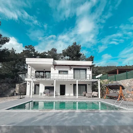 Holiday home Kizilagacta Oezel Havuzlu Genis Bahceli Lueks *