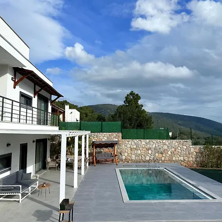 בית נופש Kizilagacta Oezel Havuzlu Genis Bahceli Lueks בודרום