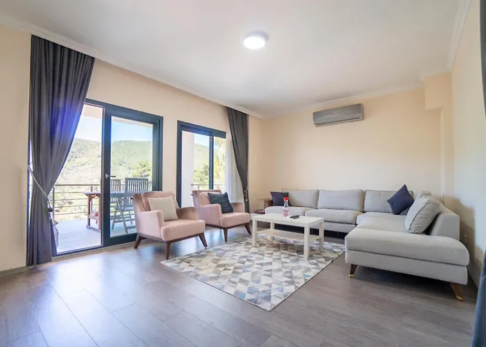 Kizilagacta Oezel Havuzlu Genis Bahceli Lueks *