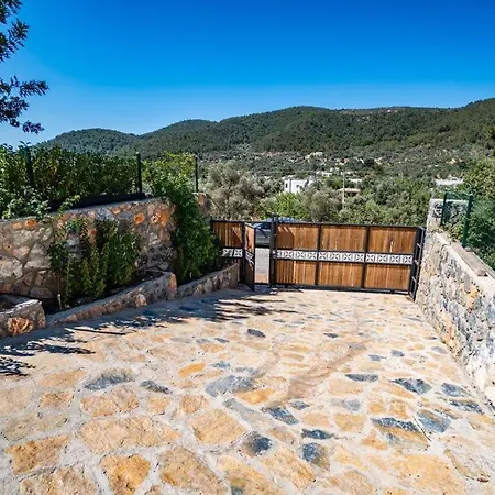 Holiday home Kizilagacta Oezel Havuzlu Genis Bahceli Lueks *